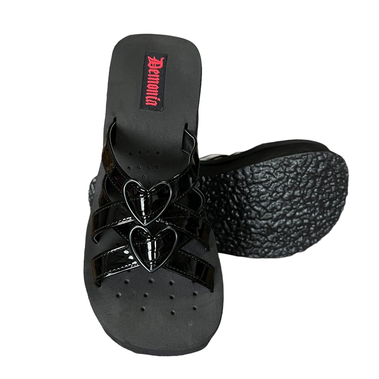 【DEMONIA】ハートバックルエナメルストラップ厚底サンダル-US7(23.5-24cm)