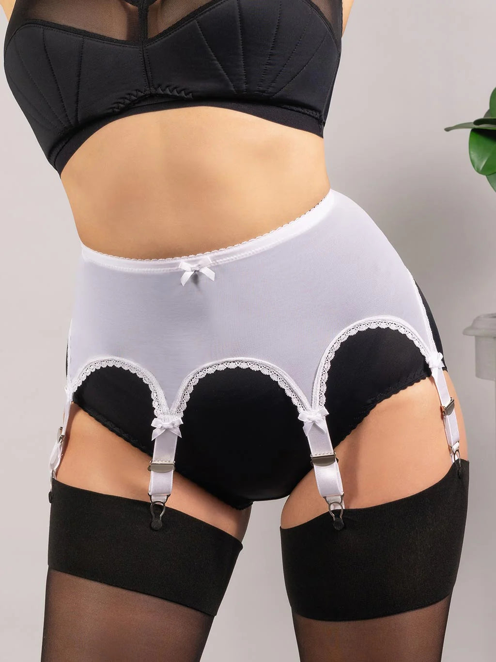 【WHAT KATIE DID】ガーターベルト*Pull On Suspender Belt White: Ltd Ed【取寄】