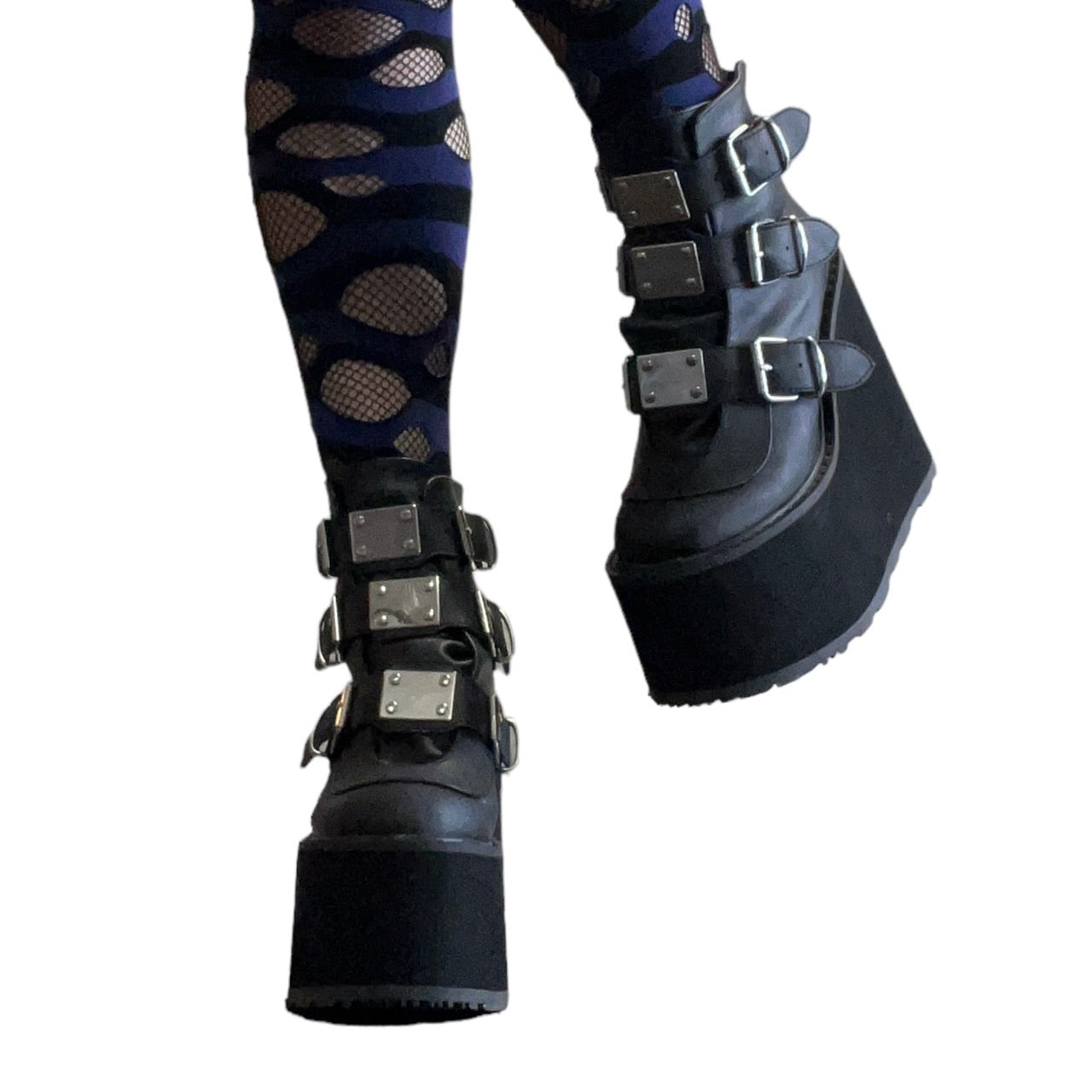【DEMONIA】3段メタルバックル厚底アンクルブーツ-US7(23.5-24cm)