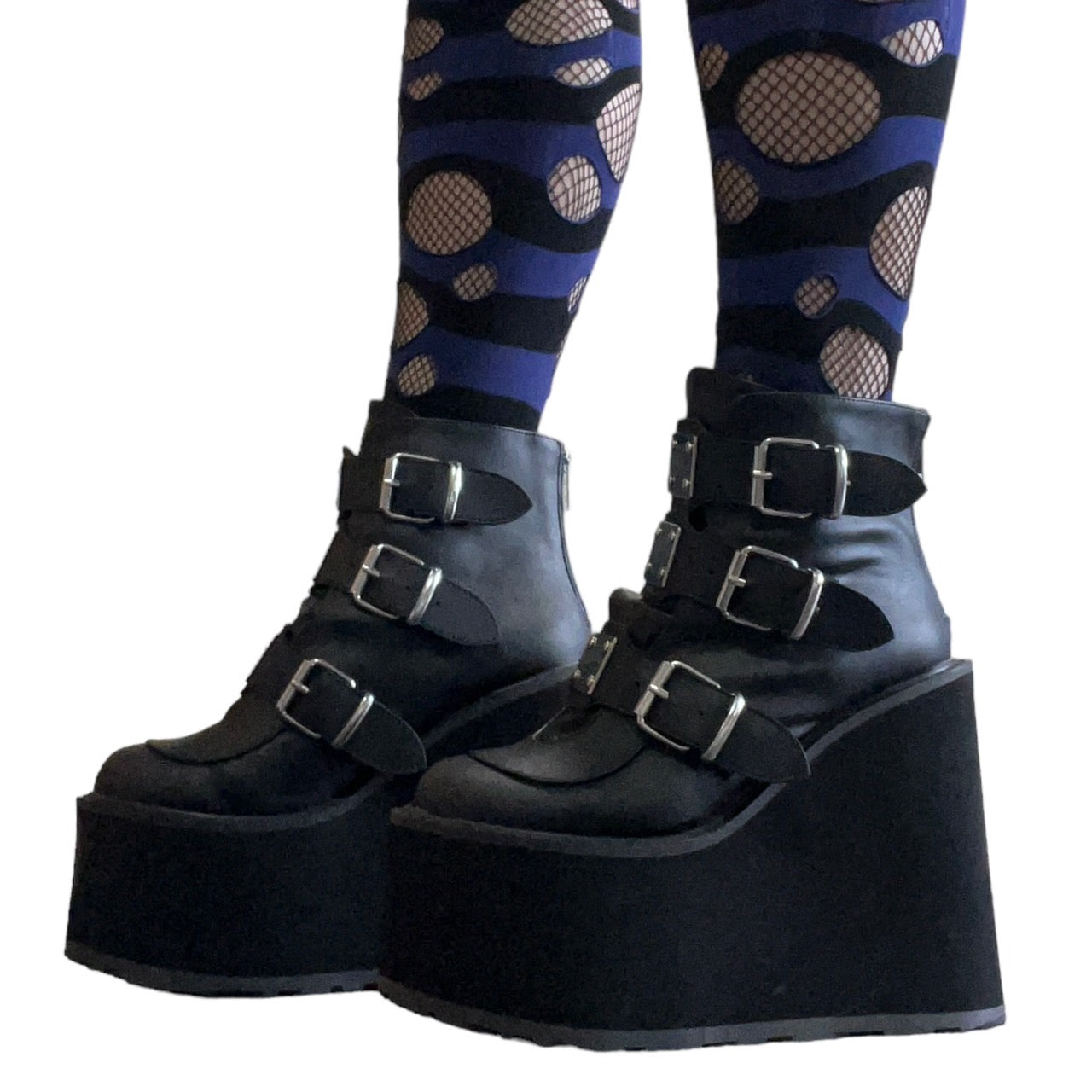 【DEMONIA】3段メタルバックル厚底アンクルブーツ-US7(23.5-24cm)