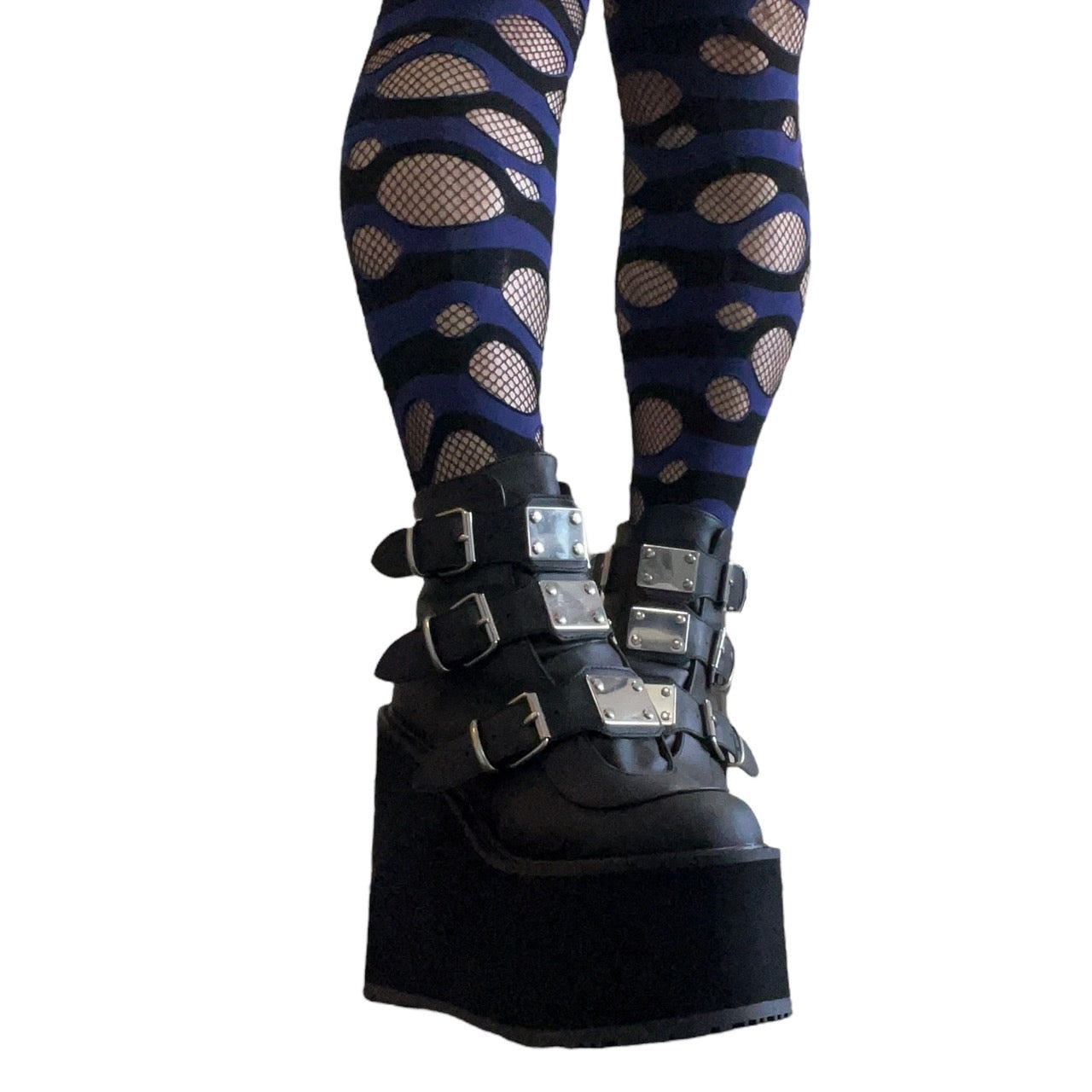 【DEMONIA】3段メタルバックル厚底アンクルブーツ-US7(23.5-24cm)
