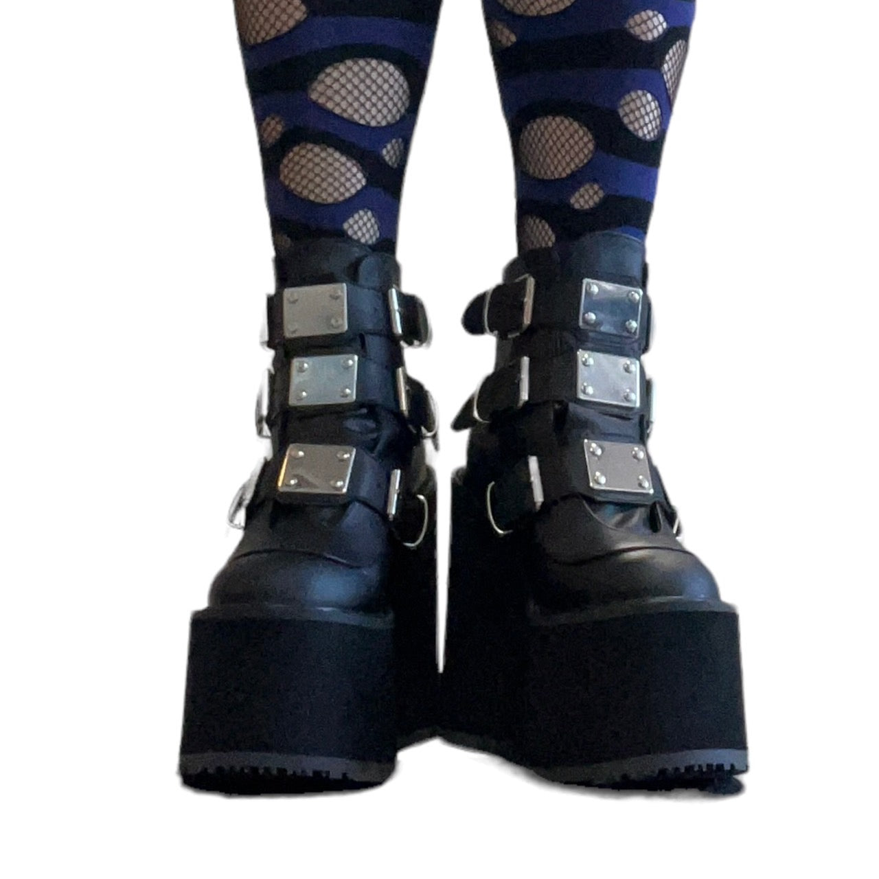 【DEMONIA】3段メタルバックル厚底アンクルブーツ-US7(23.5-24cm)