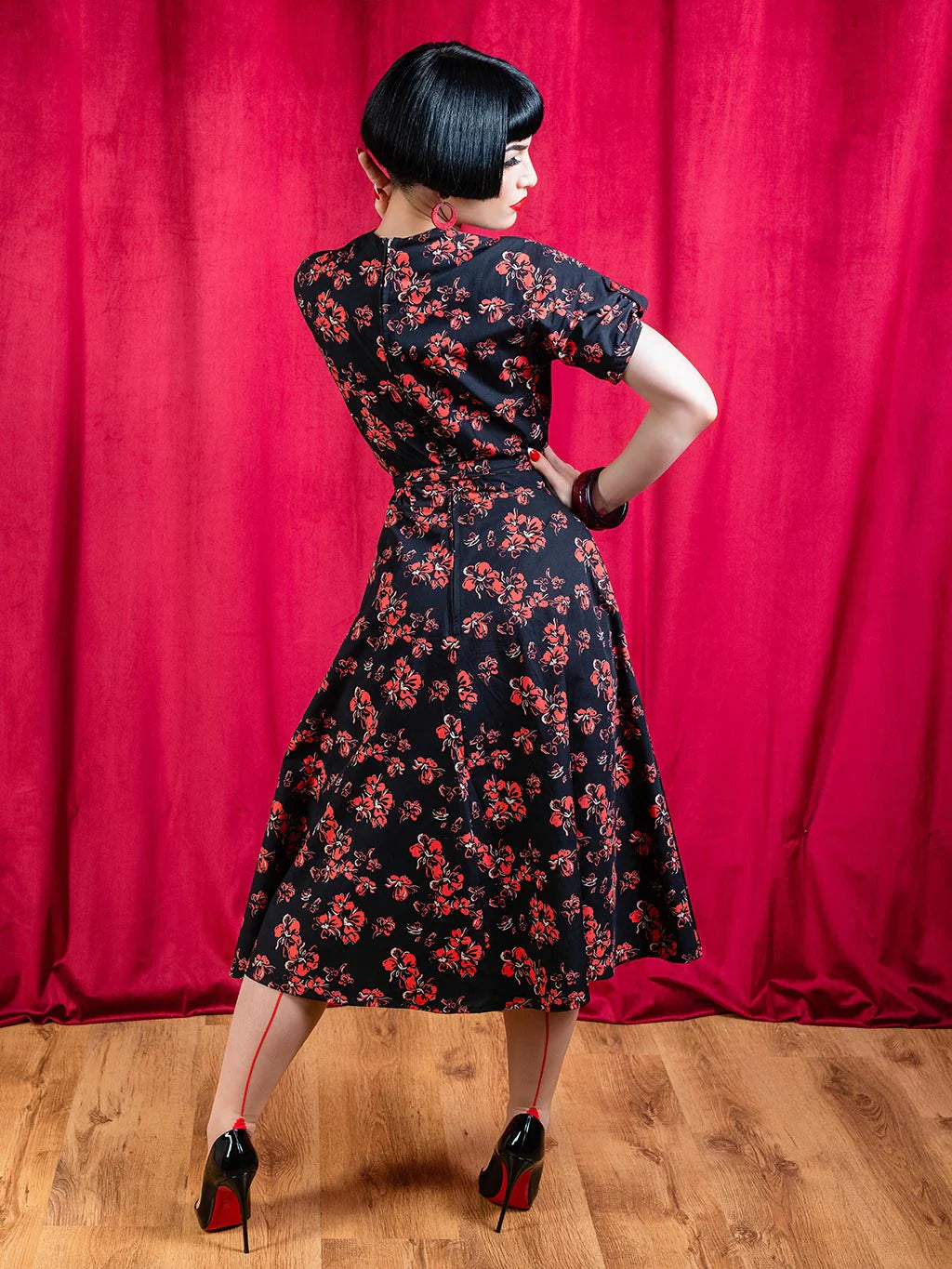 【WHAT KATIE DID】1940s ブラック+レッド・フローラルドレス【取寄】