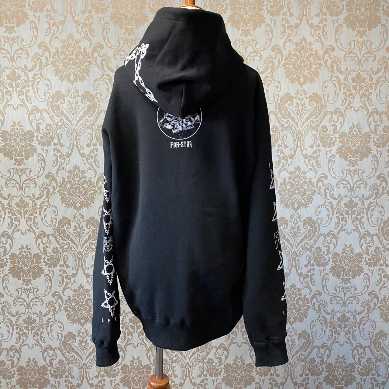 BIG Silhouette Hoodie (Tiger)