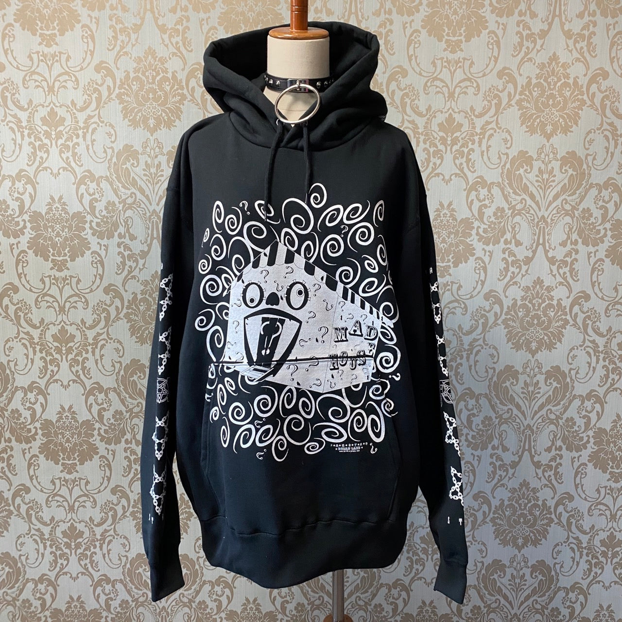 BIG silhouette hoodie (surprise house)
