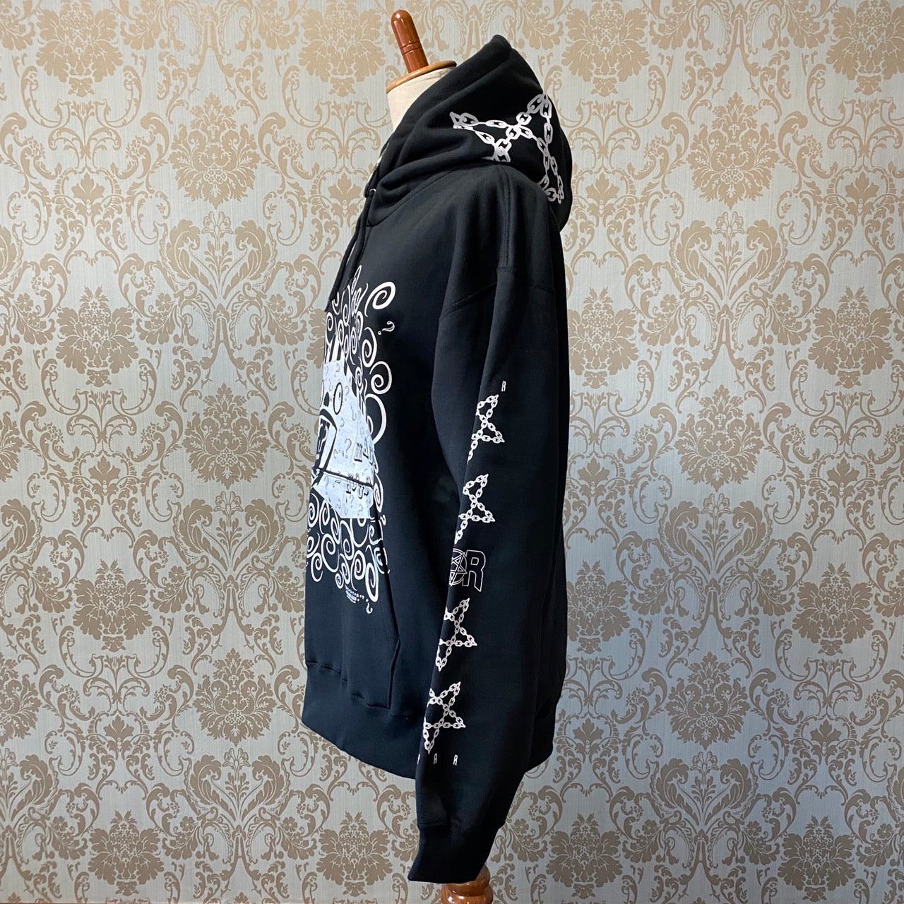 BIG silhouette hoodie (surprise house)