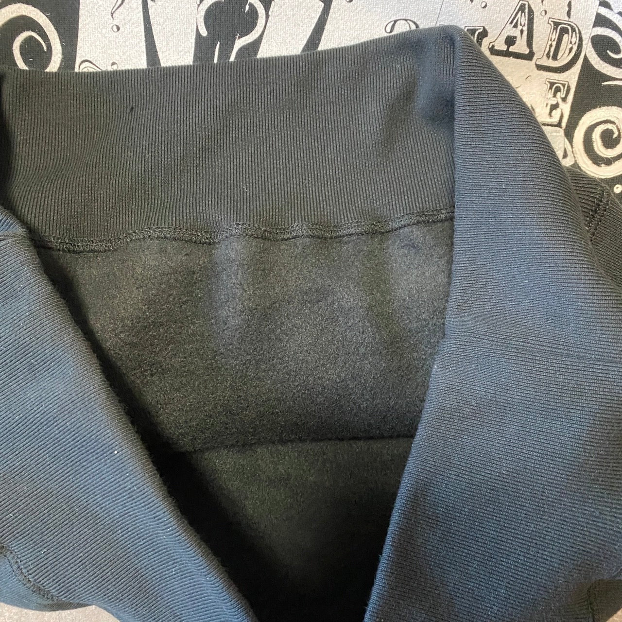 BIG silhouette hoodie (surprise house)