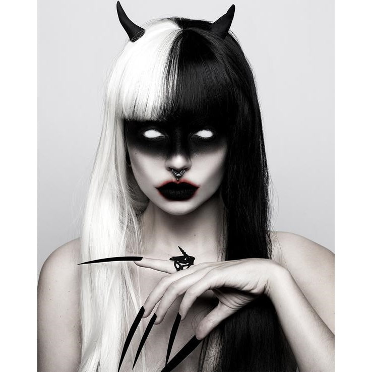 UNICORN SKULL RING IN BLACK
