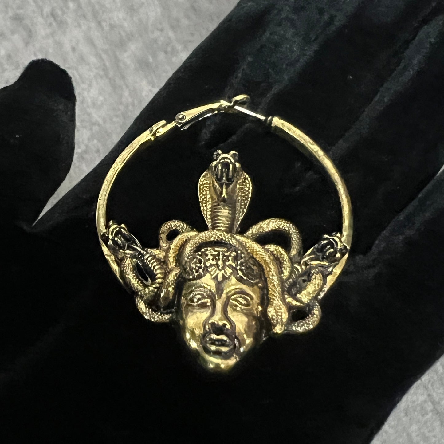 【RESTYLE】ピアス＊Medusa Gold Hoop Earrings