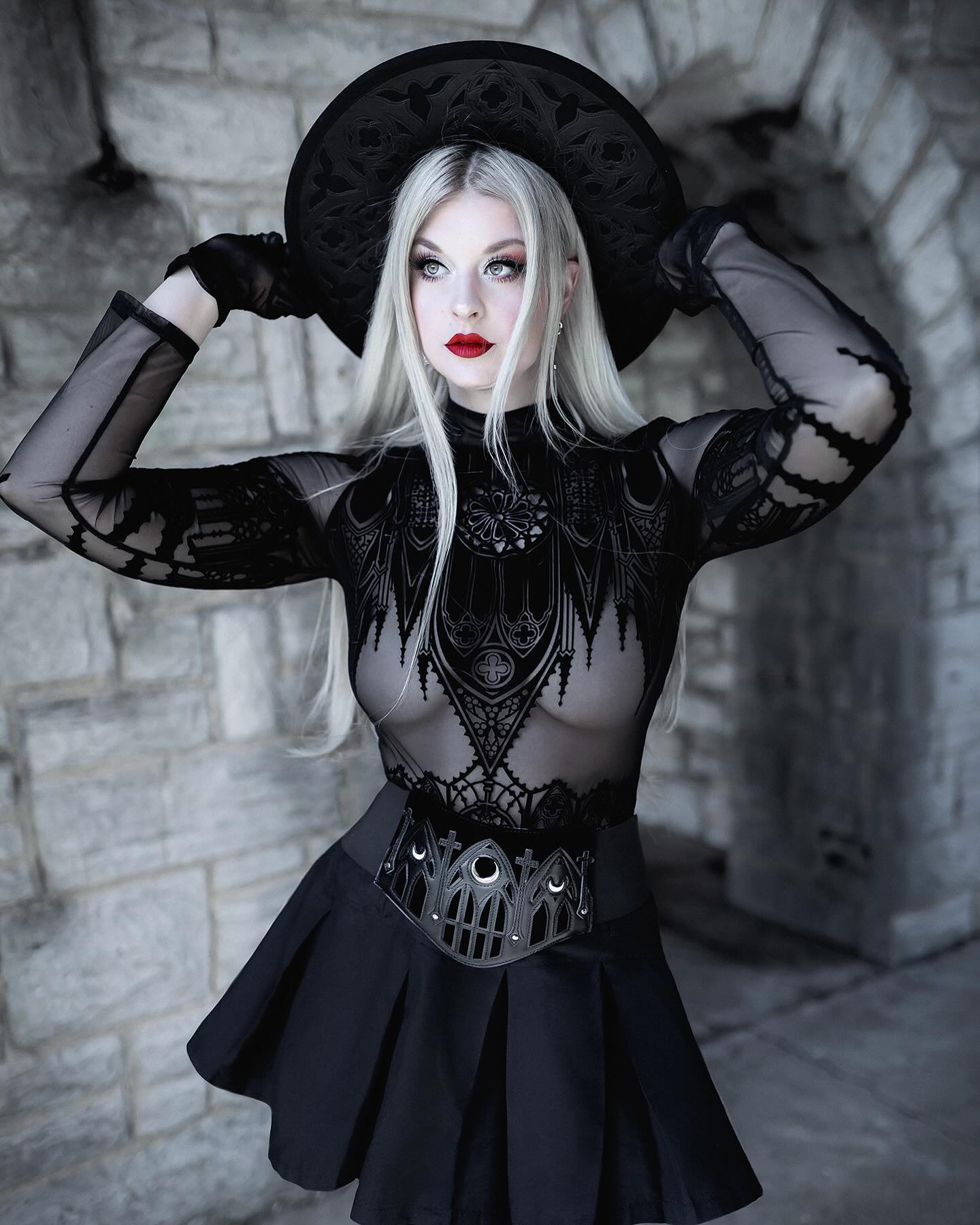 【RESTYLE】トップス＊INVERTED CATHEDRAL MESH BODYSUIT
