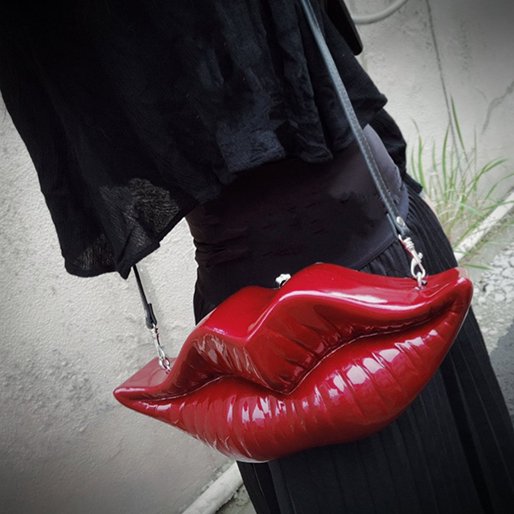 LIP SHOULDER BAG/RED