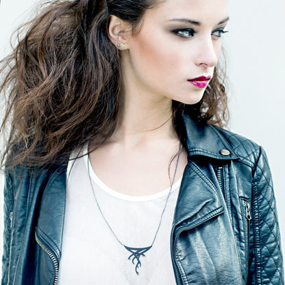 THE FORGET NECKLACE IN BLACK