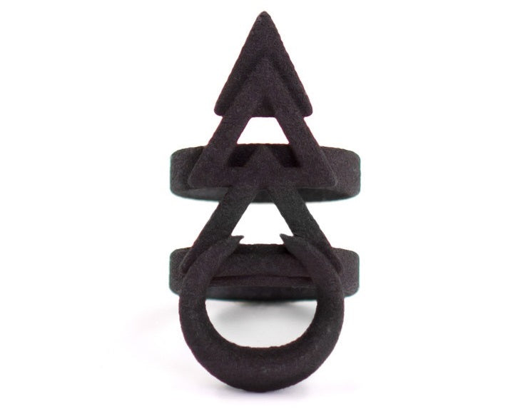 THE RUNE RING IN BLACK